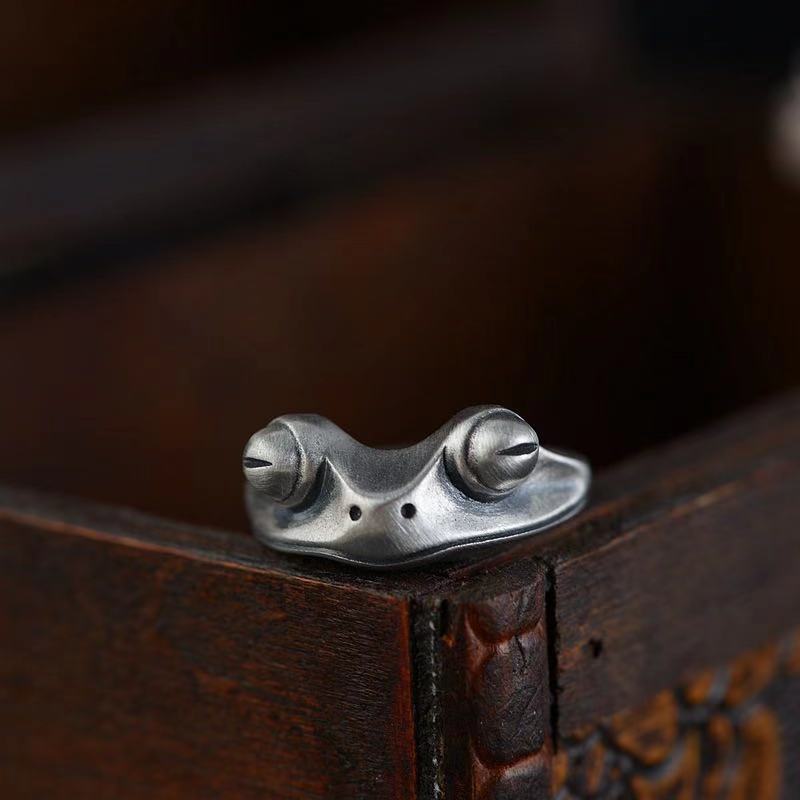Men Accessories Drawing - Retro Distressed Frog Ring For Men